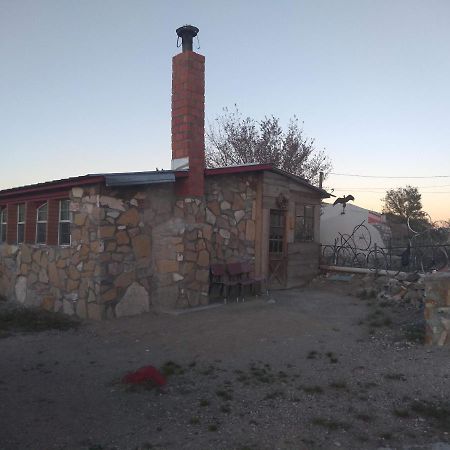 La Loma Del Chivo Llc Stone Cottage Alternative Building Marathon Εξωτερικό φωτογραφία