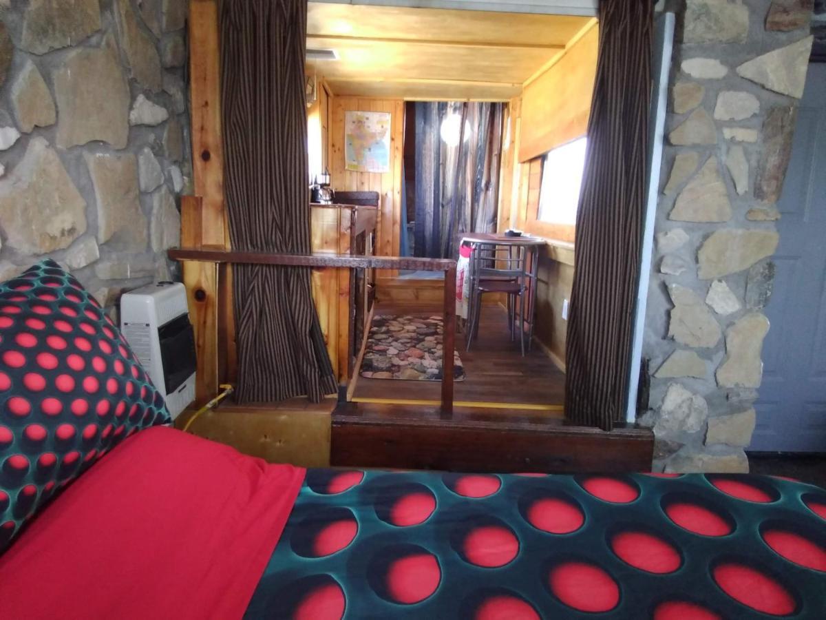 La Loma Del Chivo Llc Stone Cottage Alternative Building Marathon Εξωτερικό φωτογραφία