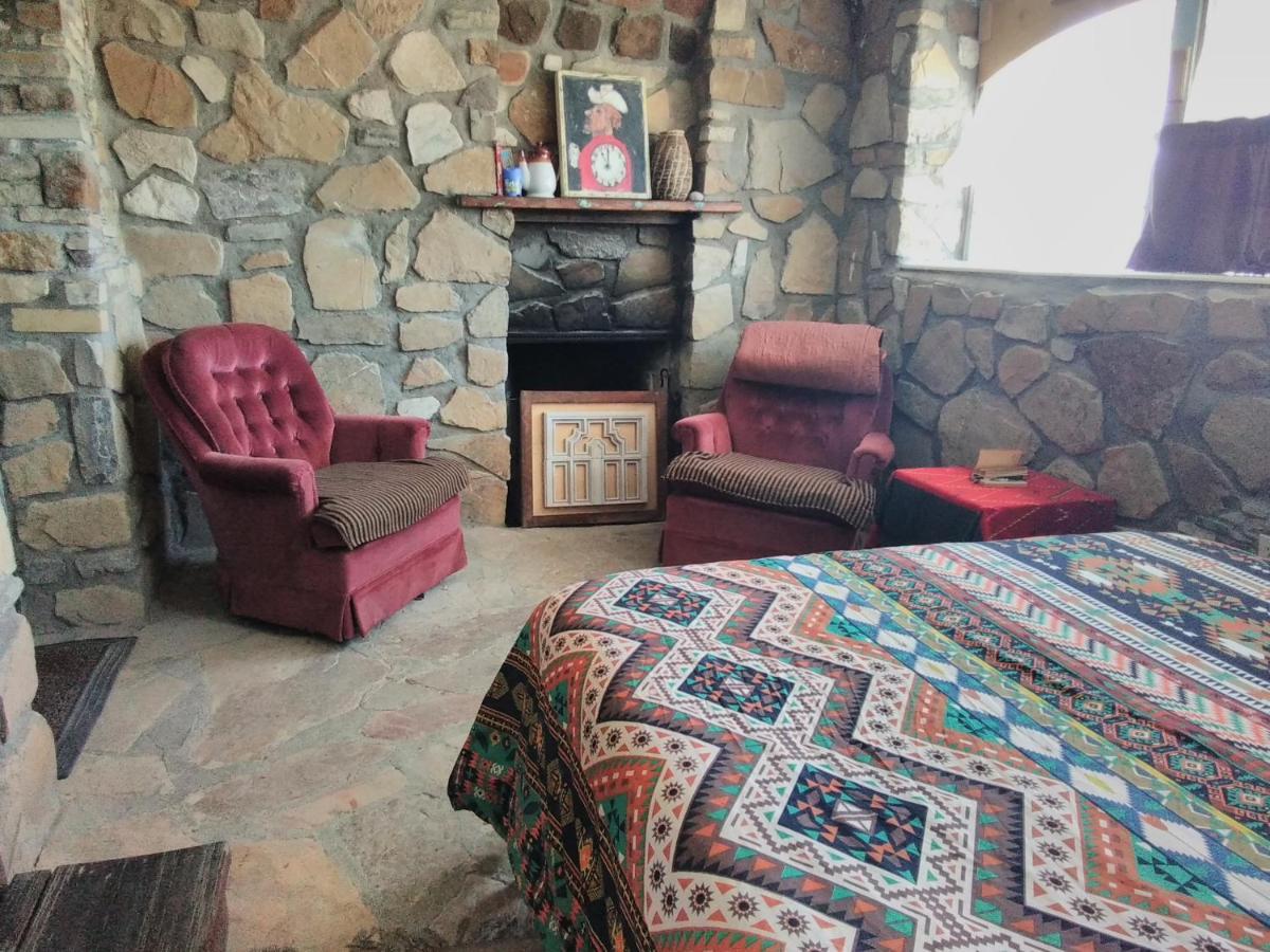 La Loma Del Chivo Llc Stone Cottage Alternative Building Marathon Εξωτερικό φωτογραφία